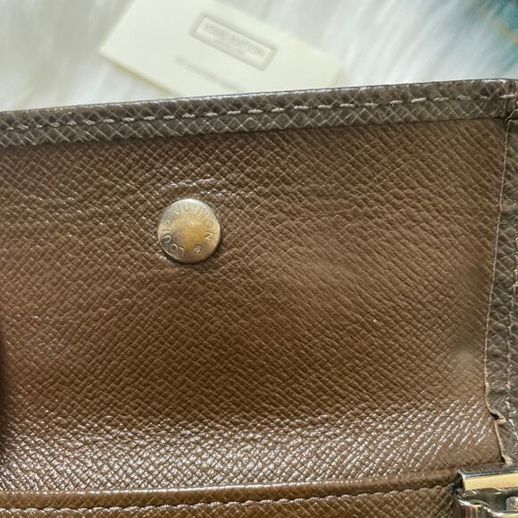 Louis Vuitton 6 Key Chain Holder Brown Taiga Leather Wallet SLG - Picture 9 of 12